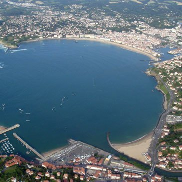 Baptême de l'air paramoteur, département Pyrénées atlantiques Baptême de l'air paramoteur, département Pyrénées atlantiques