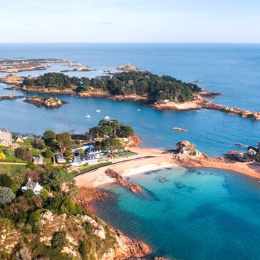 Baptême en Hélicoptère - Île de Bréhat et Côtes-d'Armor Baptême en Hélicoptère - Île de Bréhat et Côtes-d'Armor