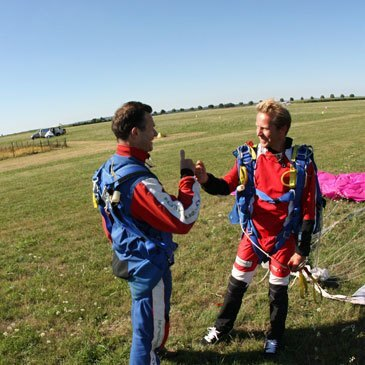 Saut en parachute en région Lorraine Saut en parachute en région Lorraine