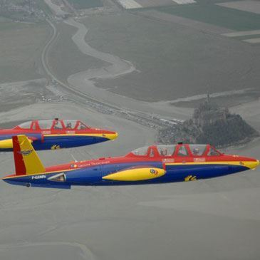 Vol en Avion de chasse Fouga au Mont-Saint-Michel Vol en Avion de chasse Fouga au Mont-Saint-Michel