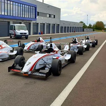 Stage en Formule Renault et Baptême F1 - Circuit de Magny-Cours en région Bourgogne