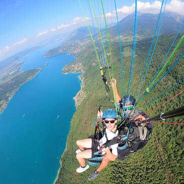 Doussard, à 30 min d'Annecy, Haute savoie (74) - Baptême en parapente Doussard, à 30 min d'Annecy, Haute savoie (74) - Baptême en parapente
