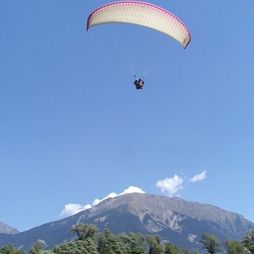 Baptême en parapente, département Hautes Alpes Baptême en parapente, département Hautes Alpes
