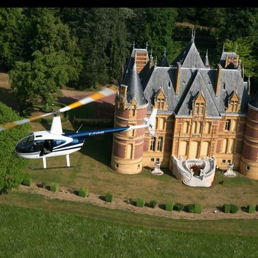 Baptême en Hélicoptère - Le Vignoble Beaujolais Baptême en Hélicoptère - Le Vignoble Beaujolais