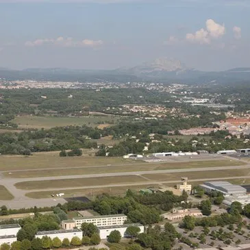 Vol Privatif en Hélicoptère - Survol de la Sainte-Victoire en région PACA et Corse