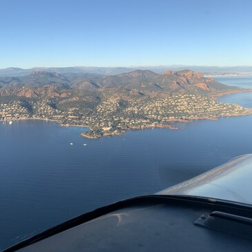 Baptême de l’air avion proche Aéroport de Cannes - Mandelieu Baptême de l’air avion proche Aéroport de Cannes - Mandelieu