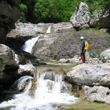 Descente du Canyon de Valcarlos près de Bayonne Descente du Canyon de Valcarlos près de Bayonne
