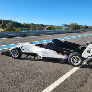 Stage de Pilotage Monoplace, département Pyrénées atlantiques Stage de Pilotage Monoplace, département Pyrénées atlantiques