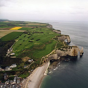 Initiation au Pilotage d'Avion au Havre - Survol d'Etretat en région Normandie Initiation au Pilotage d'Avion au Havre - Survol d'Etretat en région Normandie