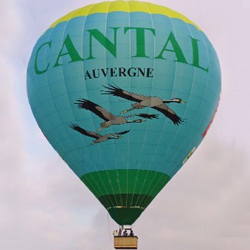 Aérodrome de Saint-Flour-Coltines, Cantal (15) - Baptême de l&#39;air montgolfière