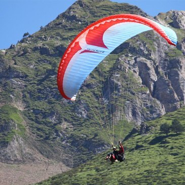 Baptême de l'air en Parapente à Luz-Ardiden en région Midi-Pyrénées Baptême de l'air en Parapente à Luz-Ardiden en région Midi-Pyrénées