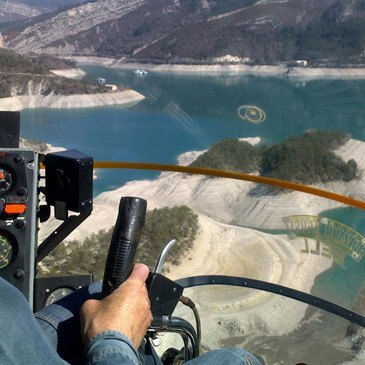 Stage initiation hélicoptère en région PACA et Corse Stage initiation hélicoptère en région PACA et Corse