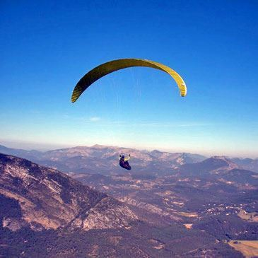 Baptême en Parapente à Grasse - Survol des Préalpes Baptême en Parapente à Grasse - Survol des Préalpes