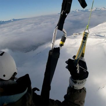 Baptême en Parapente à Skis à Courchevel en région Rhône-Alpes Baptême en Parapente à Skis à Courchevel en région Rhône-Alpes
