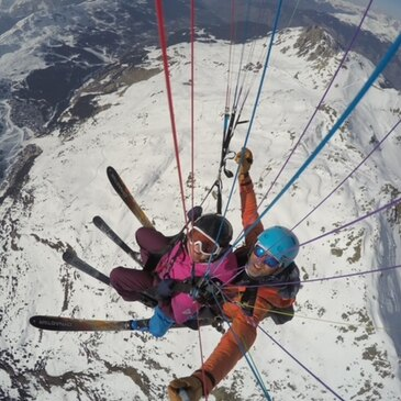 Baptême en Parapente à Skis à Courchevel en région Rhône-Alpes Baptême en Parapente à Skis à Courchevel en région Rhône-Alpes