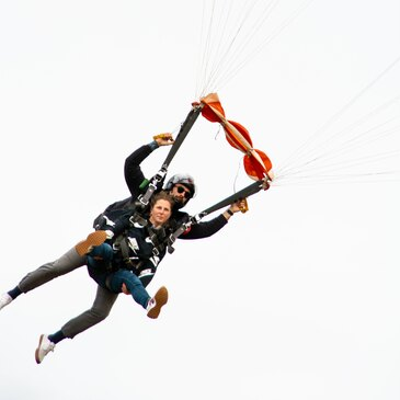 Offrir Saut en parachute en Aquitaine Offrir Saut en parachute en Aquitaine