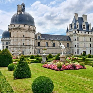 Vol Privatif en Montgolfière - Survol du Château de Valençay Vol Privatif en Montgolfière - Survol du Château de Valençay
