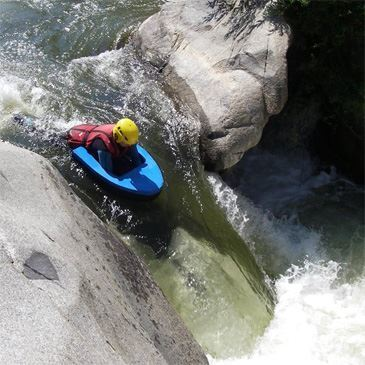 Hydrospeed dans les Gorges du Diable près de Montpellier Hydrospeed dans les Gorges du Diable près de Montpellier