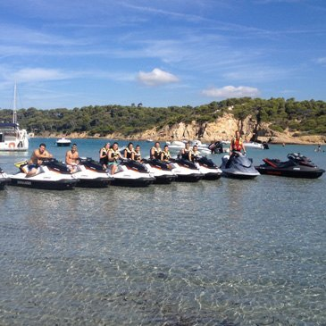Randonnée en Jet Ski à Bormes-les-Mimosas Randonnée en Jet Ski à Bormes-les-Mimosas