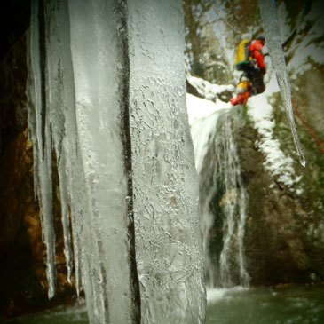 Canyoning proche Laruns, à 50 min de Pau Canyoning proche Laruns, à 50 min de Pau
