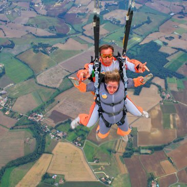 Aérodrome du Herret, à 40 min d'Agen, Lot et garonne (47) - Saut en parachute Aérodrome du Herret, à 40 min d'Agen, Lot et garonne (47) - Saut en parachute