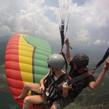 Mévouillon, à 40 min de Sisteron, Alpes de Haute Provence (04) - Baptême en parapente Mévouillon, à 40 min de Sisteron, Alpes de Haute Provence (04) - Baptême en parapente