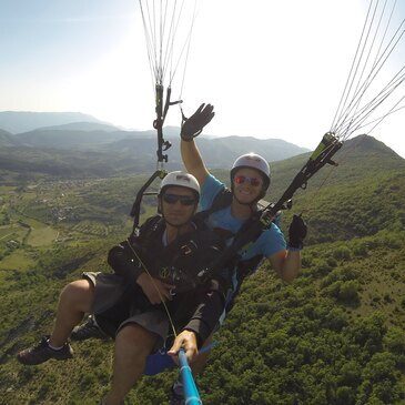 Mévouillon, à 40 min de Vaison-la-Romaine, Vaucluse (84) - Baptême en parapente Mévouillon, à 40 min de Vaison-la-Romaine, Vaucluse (84) - Baptême en parapente