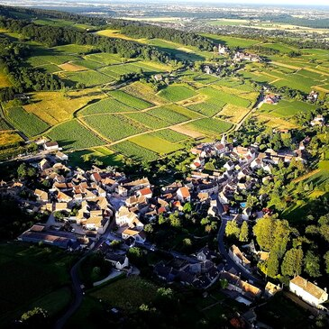 Baptême en Hélicoptère à Mâcon - Survol de la Bourgogne Baptême en Hélicoptère à Mâcon - Survol de la Bourgogne