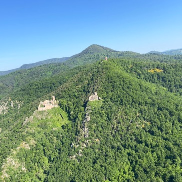 Baptême en Hélicoptère à Colmar - Survol de Kaysersberg Baptême en Hélicoptère à Colmar - Survol de Kaysersberg