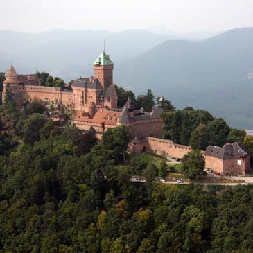 Baptême en Hélicoptère - Survol du Haut-Kœnigsbourg Baptême en Hélicoptère - Survol du Haut-Kœnigsbourg