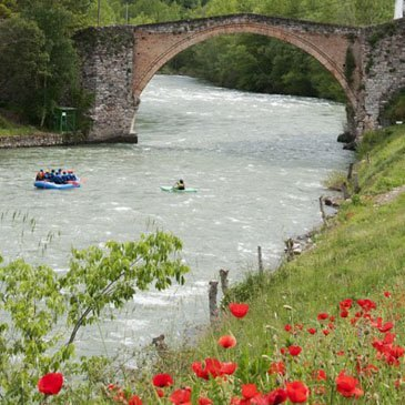 Rafting en Espagne à Collegats (Descente facile à sportive) Rafting en Espagne à Collegats (Descente facile à sportive)