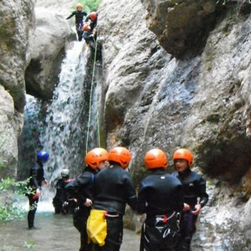 Canyoning en Espagne - Canyon de Saint-Pierre (Descente facile) Canyoning en Espagne - Canyon de Saint-Pierre (Descente facile)
