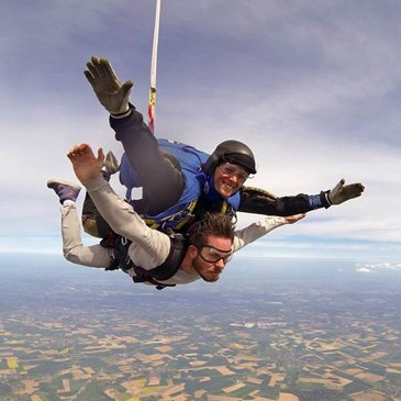 Saut en Parachute Tandem à Maubeuge Saut en Parachute Tandem à Maubeuge