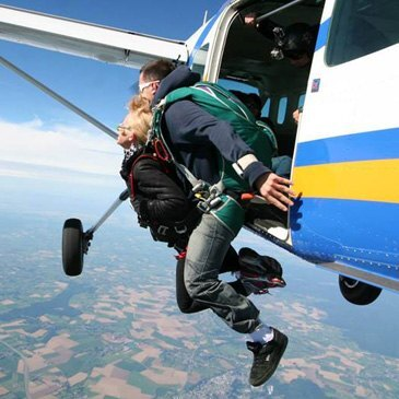 Saut en parachute en région Nord-Pas-de-Calais Saut en parachute en région Nord-Pas-de-Calais