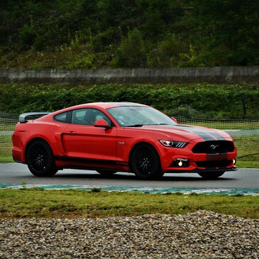 Stage en Ford Mustang sur le Circuit d&#39;Andrézieux