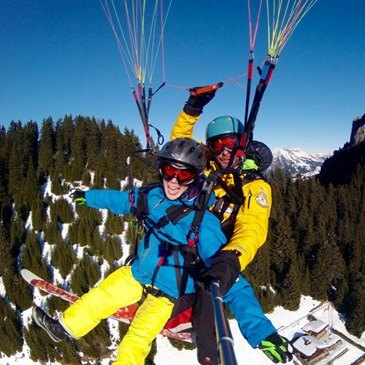 Baptême en Parapente à Skis près de Lausanne en Suisse Baptême en Parapente à Skis près de Lausanne en Suisse