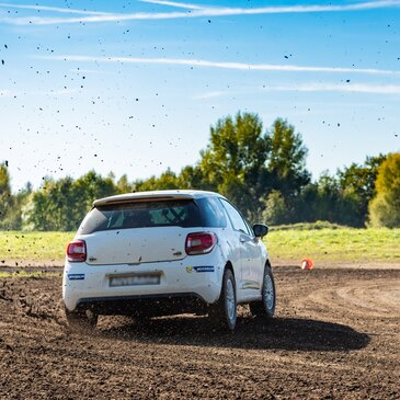 Stage de Pilotage Rallye sur le Circuit Terre d'Issoire Stage de Pilotage Rallye sur le Circuit Terre d'Issoire