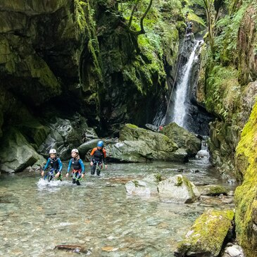 Canyoning - Canyon de Marc (Descente facile) en région Midi-Pyrénées Canyoning - Canyon de Marc (Descente facile) en région Midi-Pyrénées