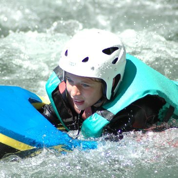Hydrospeed dans les Gorges de Cadéac (descente sportive) Hydrospeed dans les Gorges de Cadéac (descente sportive)