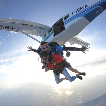 Saut en Parachute Tandem aux Sables d'Olonne Saut en Parachute Tandem aux Sables d'Olonne