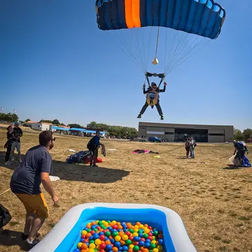 Offrir Saut en parachute en Pays-de-la-Loire Offrir Saut en parachute en Pays-de-la-Loire