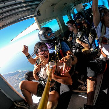 Saut en parachute en région Pays-de-la-Loire Saut en parachute en région Pays-de-la-Loire