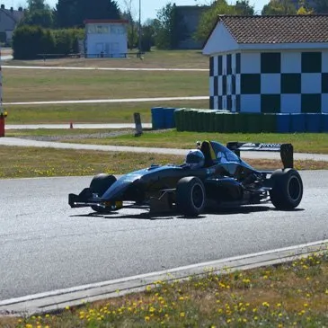 Week end Pilotage Auto et Moto proche Nevers - Circuit de Magny Cours