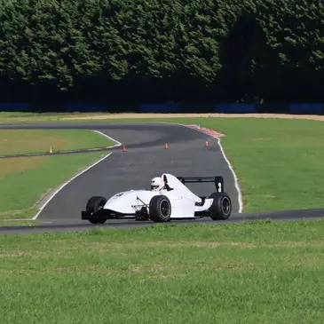 Week end Pilotage Auto et Moto proche Nevers - Circuit de Magny Cours Week end Pilotage Auto et Moto proche Nevers - Circuit de Magny Cours