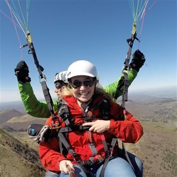 Baptême en parapente, département Puy de dôme Baptême en parapente, département Puy de dôme