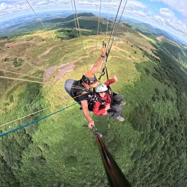 Baptême en parapente en région Auvergne Baptême en parapente en région Auvergne