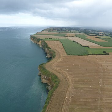 Baptême en Hélicoptère - Survol des Plages du Débarquement en région Normandie Baptême en Hélicoptère - Survol des Plages du Débarquement en région Normandie