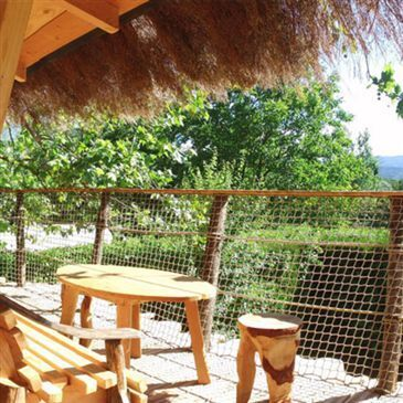 Cabane dans les Arbres à l'Isle-sur-La-Sorgue Cabane dans les Arbres à l'Isle-sur-La-Sorgue