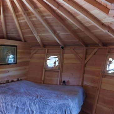 Cabane dans les Arbres à l'Isle-sur-La-Sorgue en région PACA et Corse Cabane dans les Arbres à l'Isle-sur-La-Sorgue en région PACA et Corse