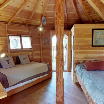 Cabane dans les Arbres à l'Isle-sur-La-Sorgue en région PACA et Corse Cabane dans les Arbres à l'Isle-sur-La-Sorgue en région PACA et Corse